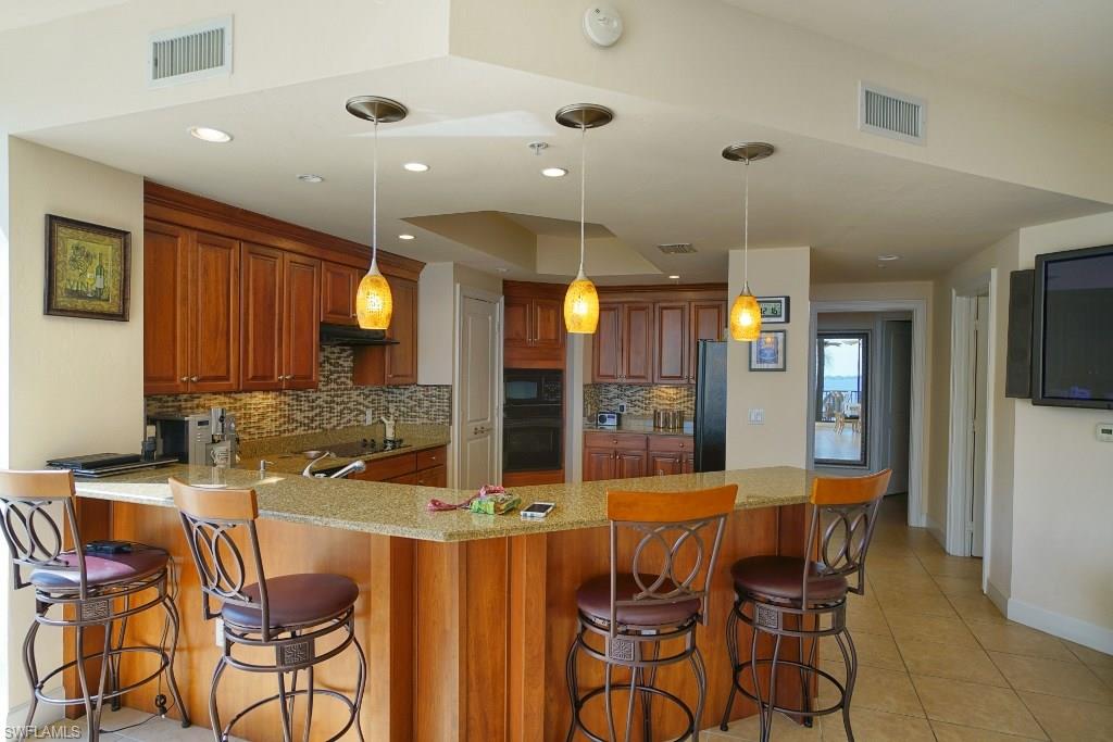 PARKSIDE CONDO - Residential