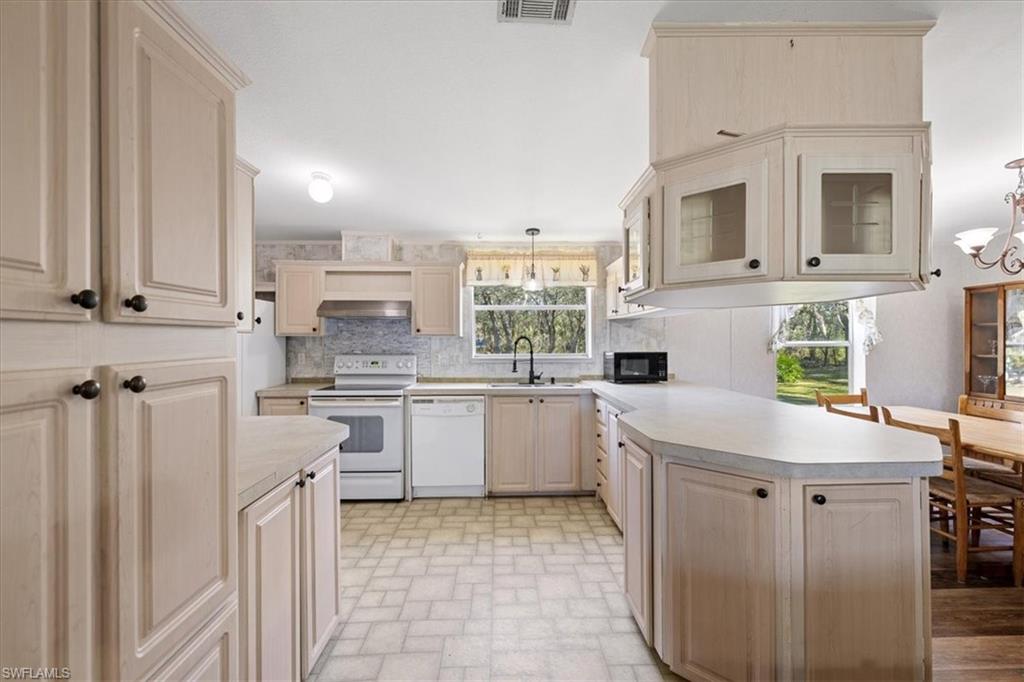 TALL PINES - Residential