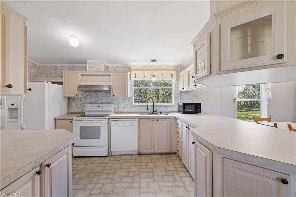 TALL PINES - Residential