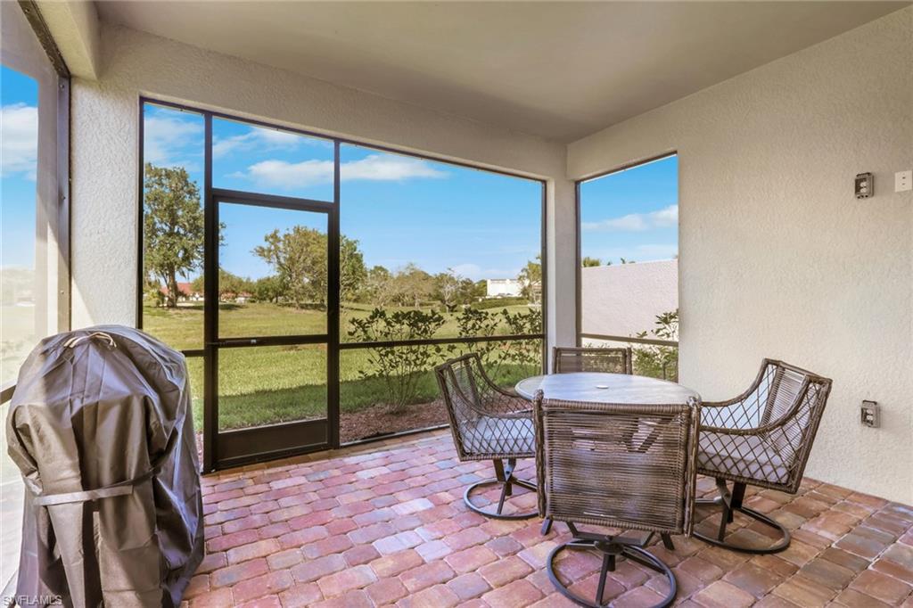 COUNTRY CLUB - Residential