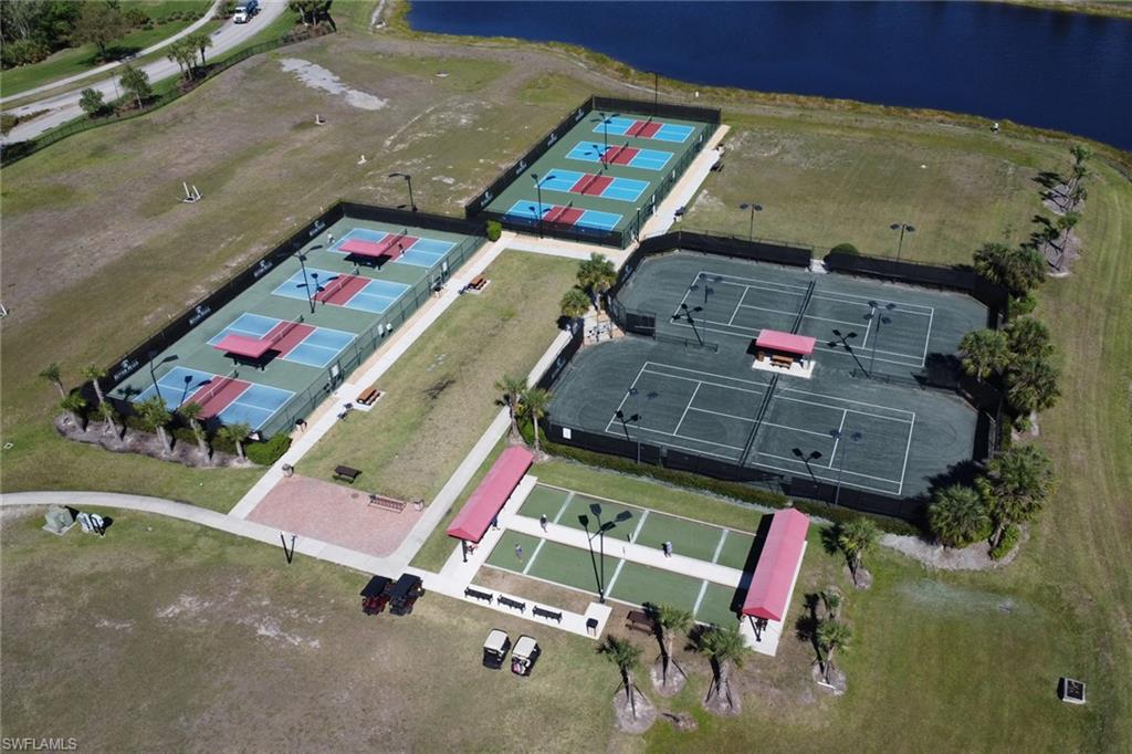 COUNTRY CLUB - Residential