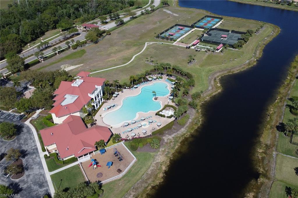 COUNTRY CLUB - Residential