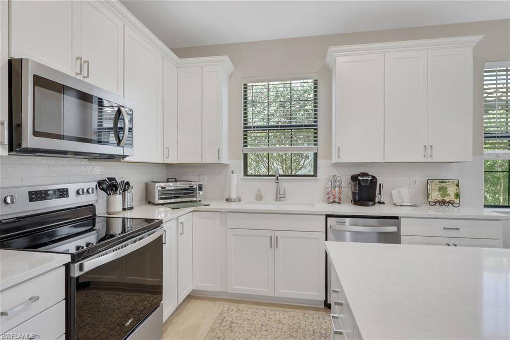 COUNTRY CLUB - Residential