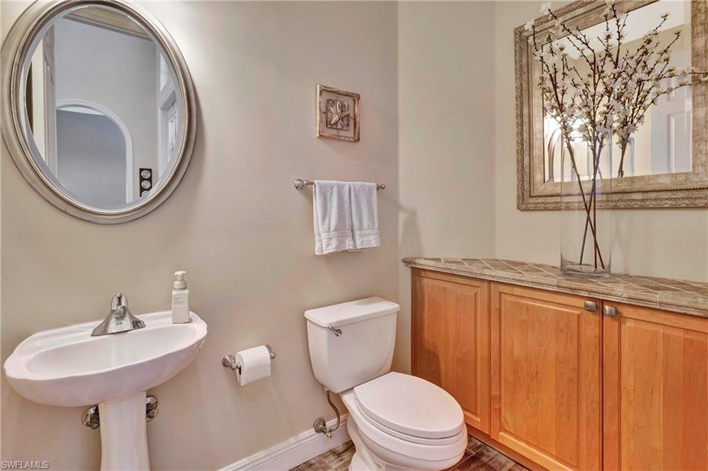 WILSHIRE LAKES - Residential