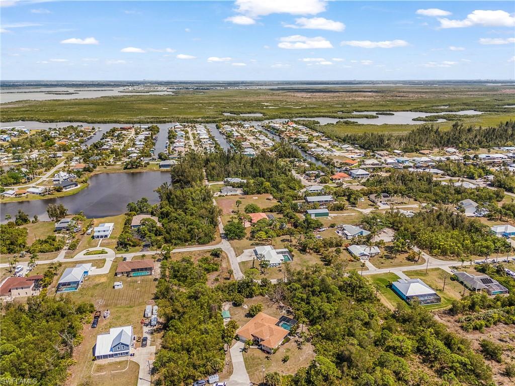 CHARLOTTE SHORES - Residential