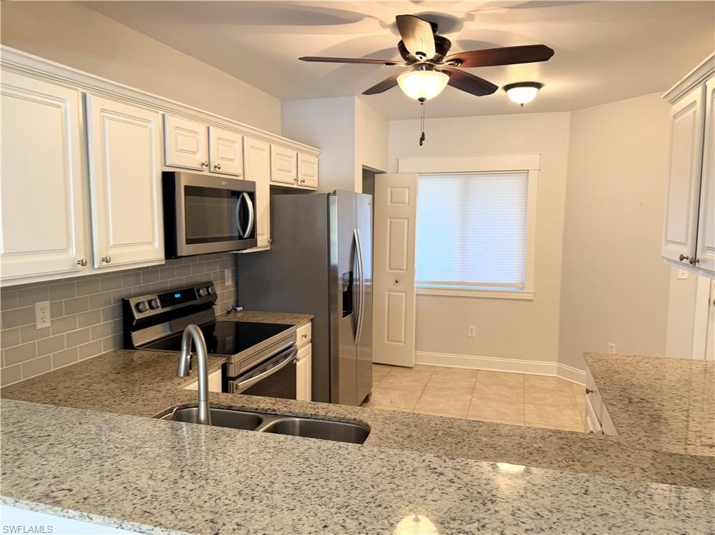 LAKESIDE HIDEAWAY - Residential Lease