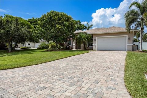 151 Fairway CIR NAPLES FL 34110