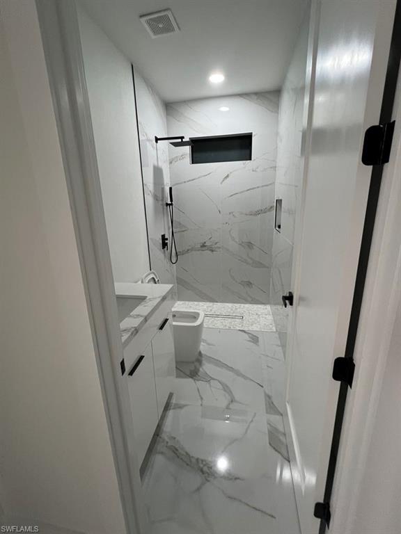 TWIN LAKES - Residential