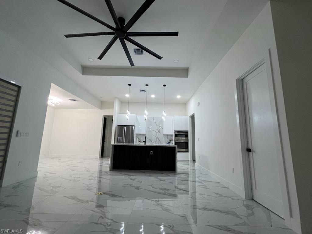 TWIN LAKES - Residential