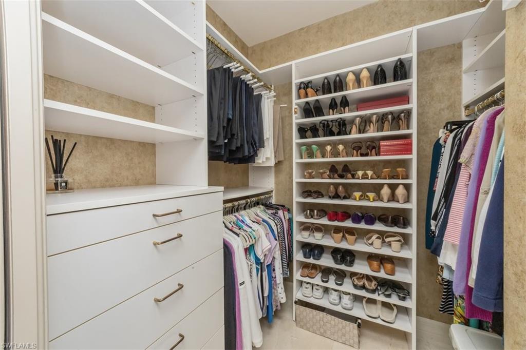 CARLYSLE AT BAY COLONY - Residential