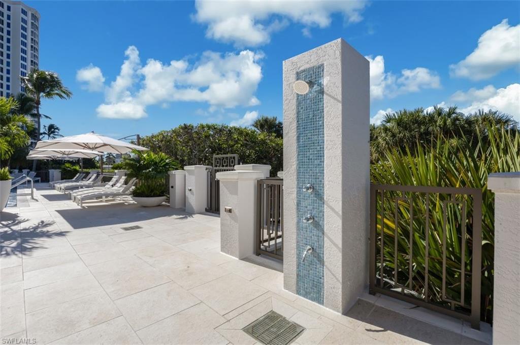 CARLYSLE AT BAY COLONY - Residential