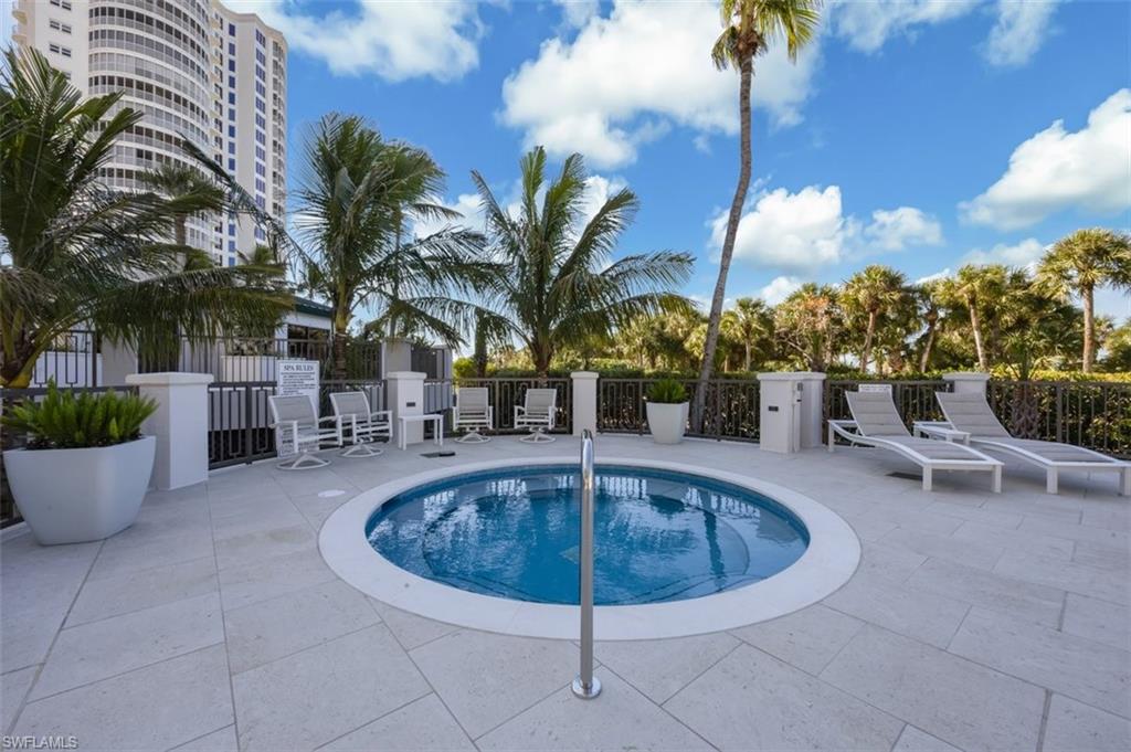 CARLYSLE AT BAY COLONY - Residential