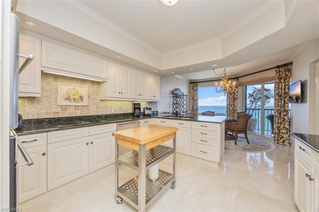 CARLYSLE AT BAY COLONY - Residential