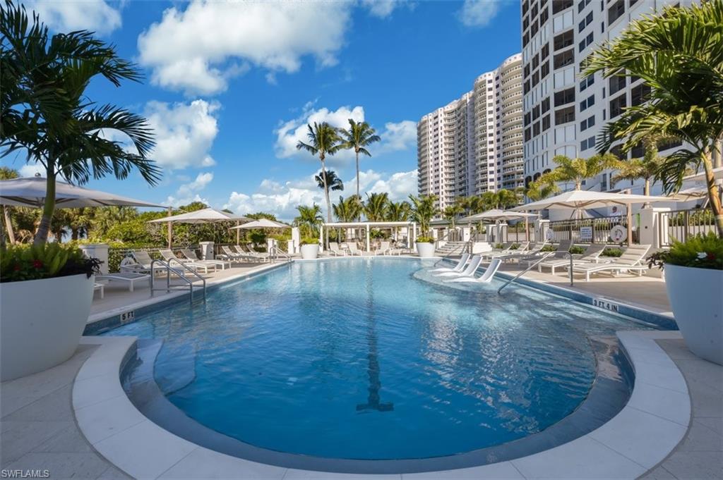 CARLYSLE AT BAY COLONY - Residential