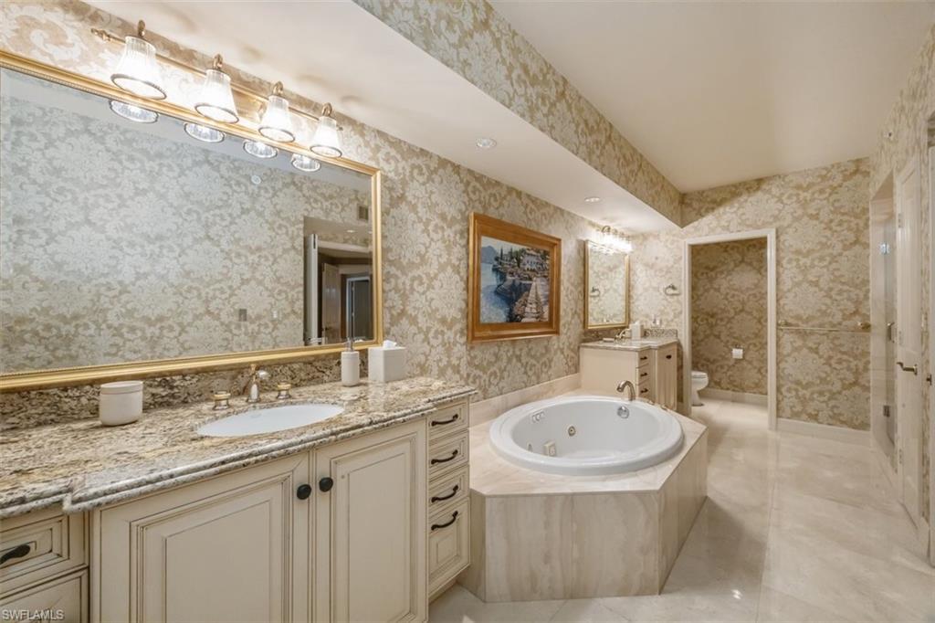 CARLYSLE AT BAY COLONY - Residential