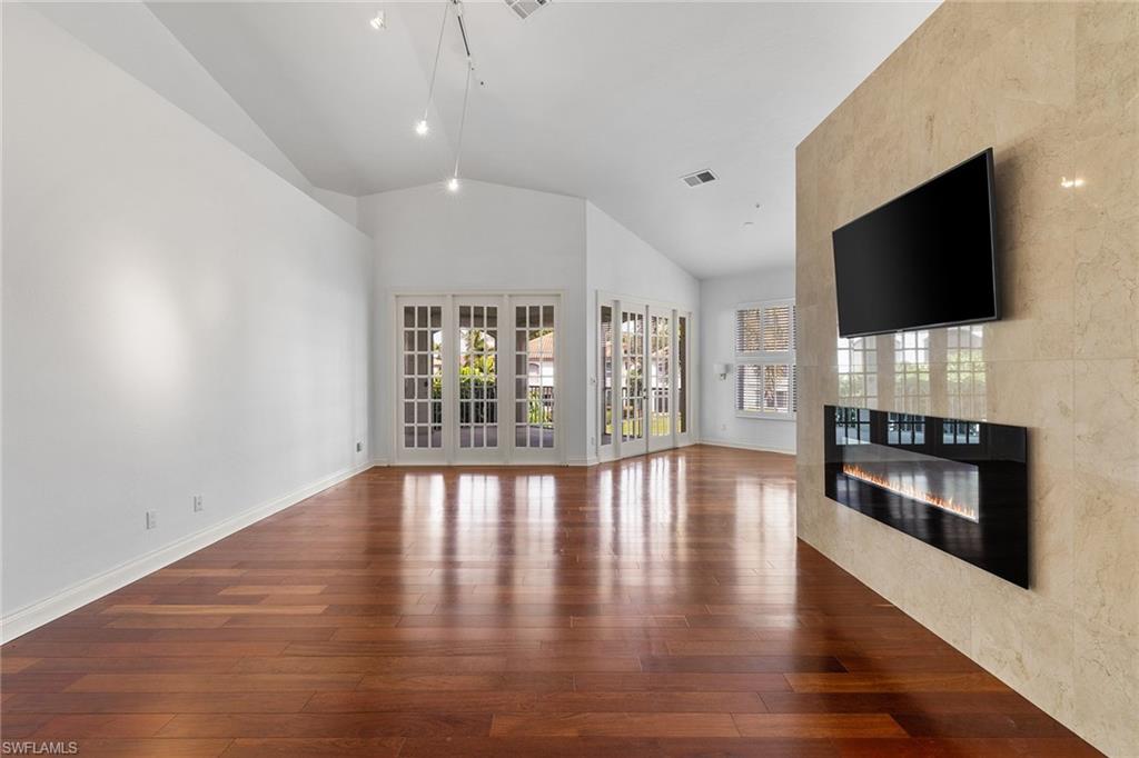 156 Colonade CIR 1107