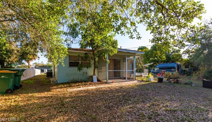 NAPLES VILLAS - Residential Lease