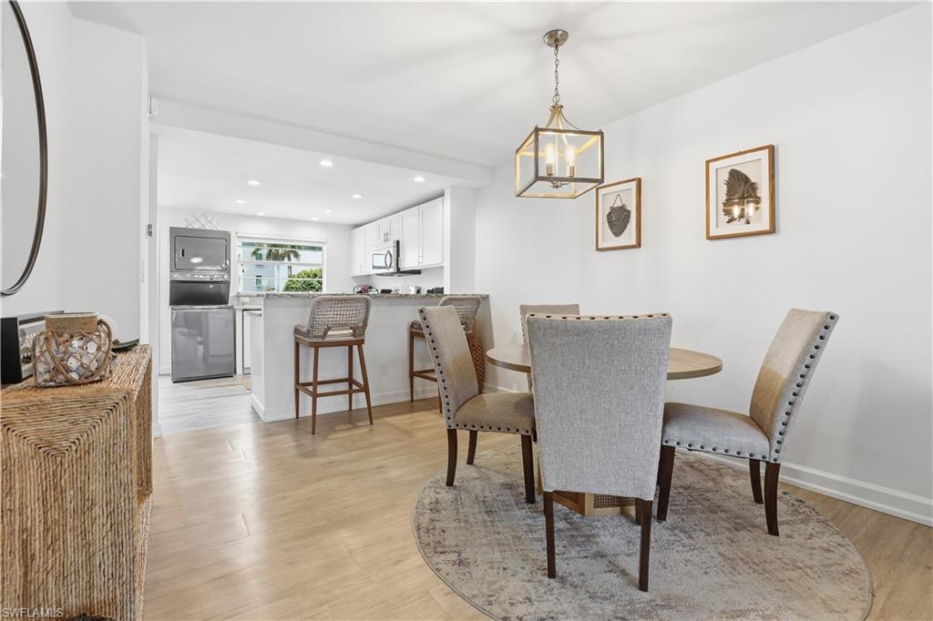 MARINA MANOR - Residential