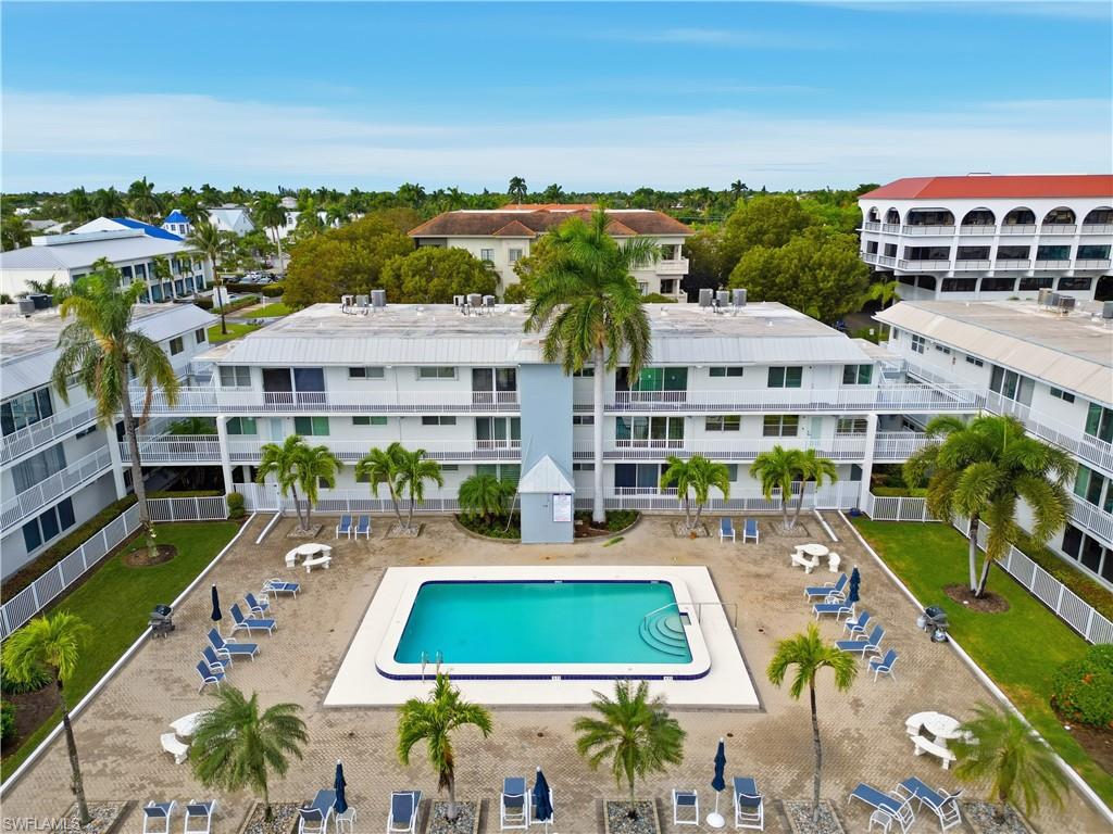 MARINA MANOR - Residential