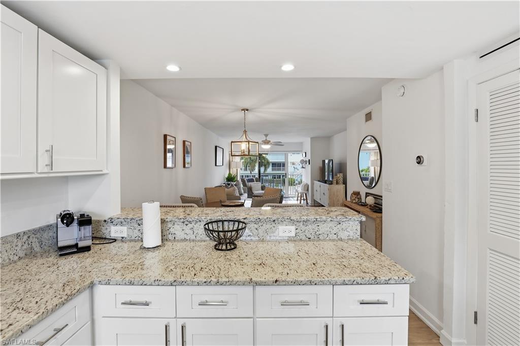 MARINA MANOR - Residential