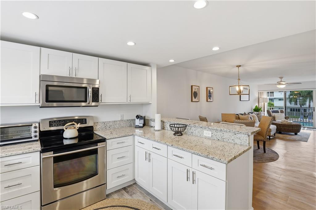 MARINA MANOR - Residential