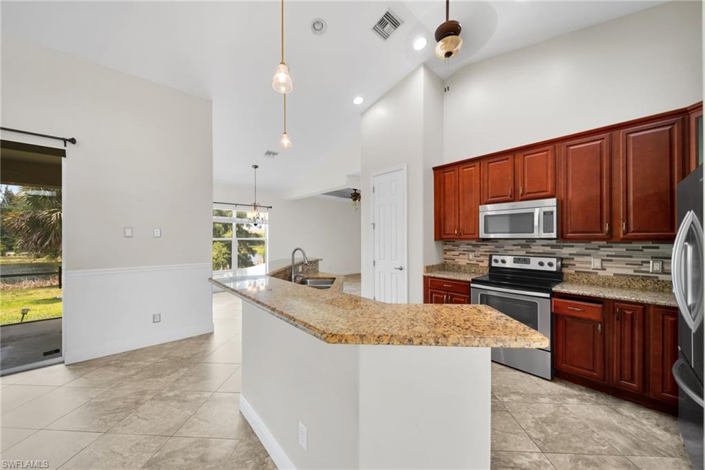 CAPE CORAL - Residential Lease