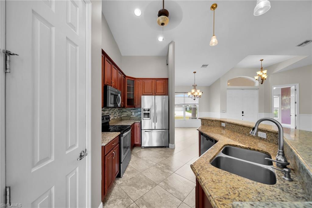 CAPE CORAL - Residential Lease