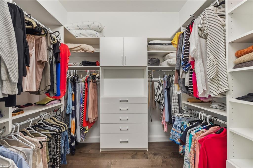 VALENCIA TRAILS - Residential