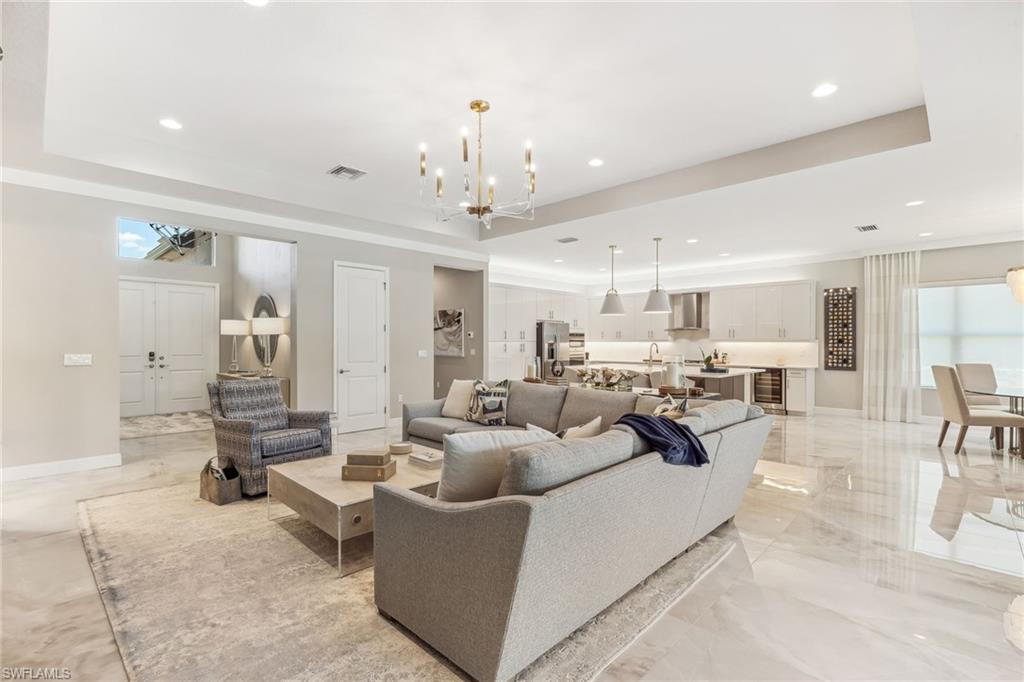 VALENCIA TRAILS - Residential