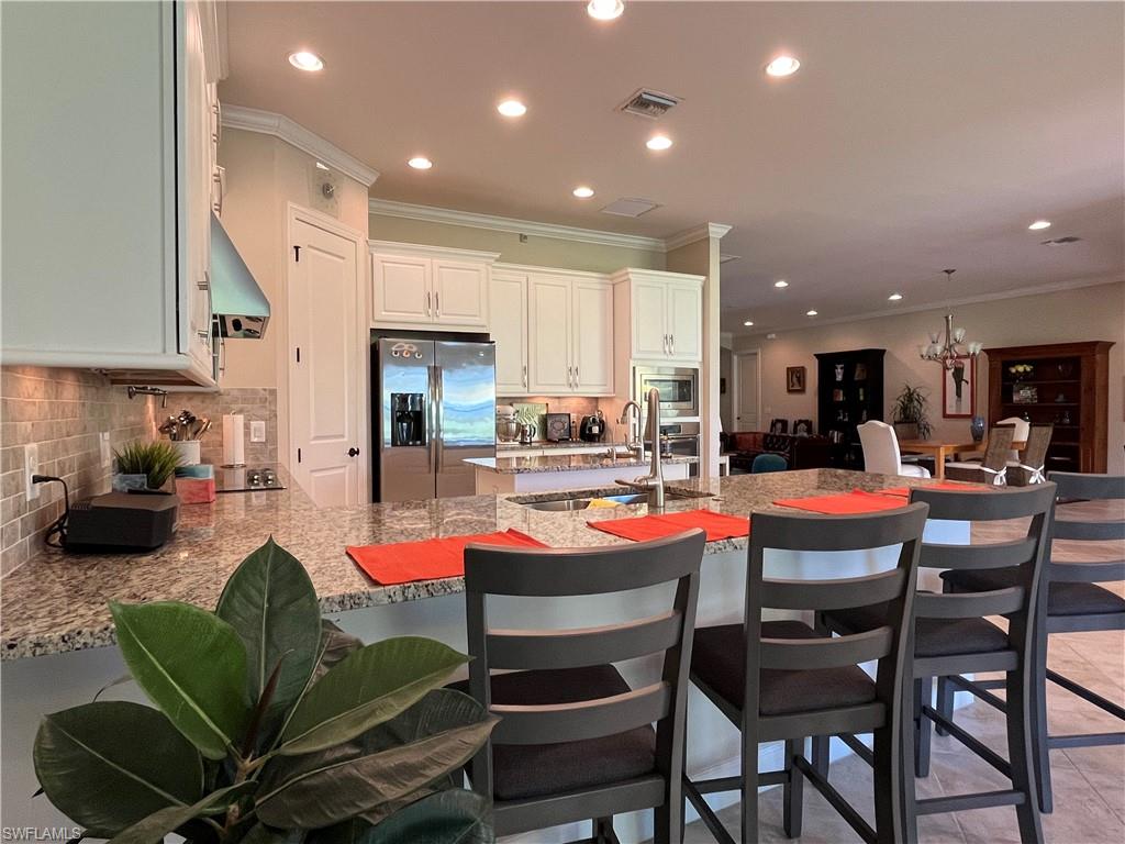 COUNTRY CLUB - Residential