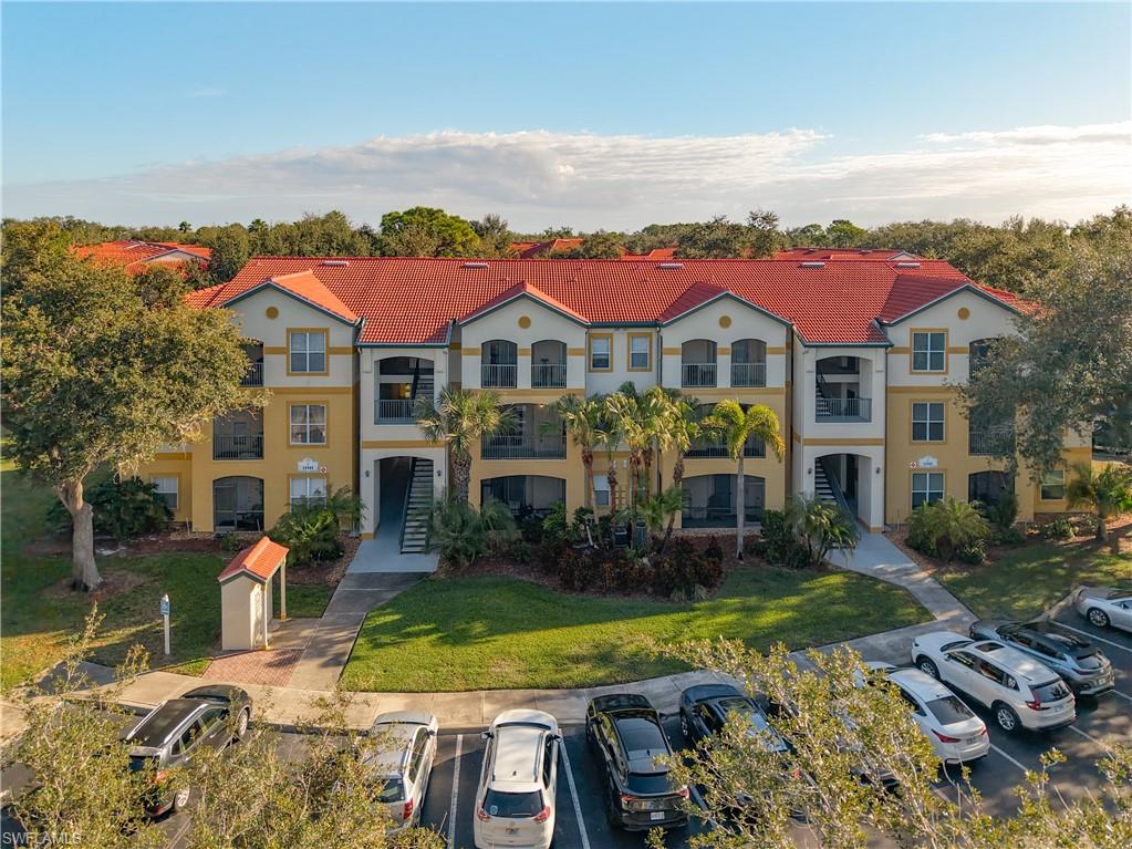 ROYAL GREENS - Residential