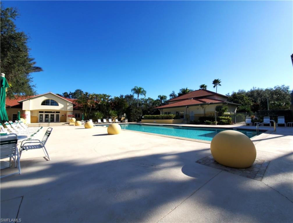 ROYAL GREENS - Residential