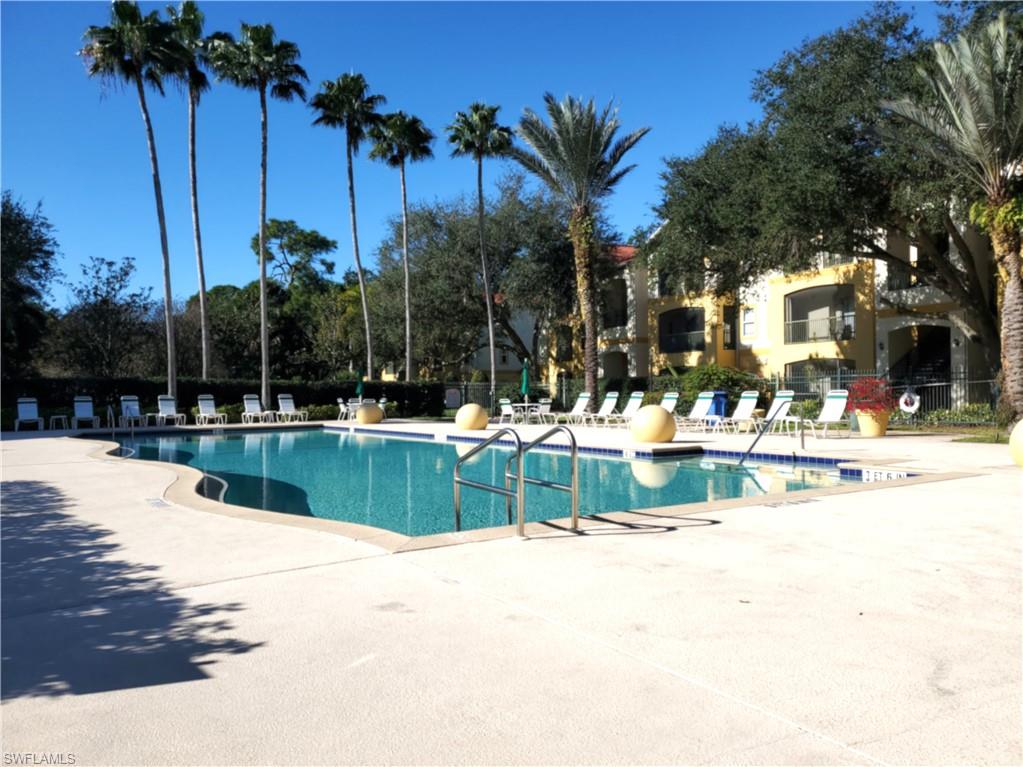 ROYAL GREENS - Residential