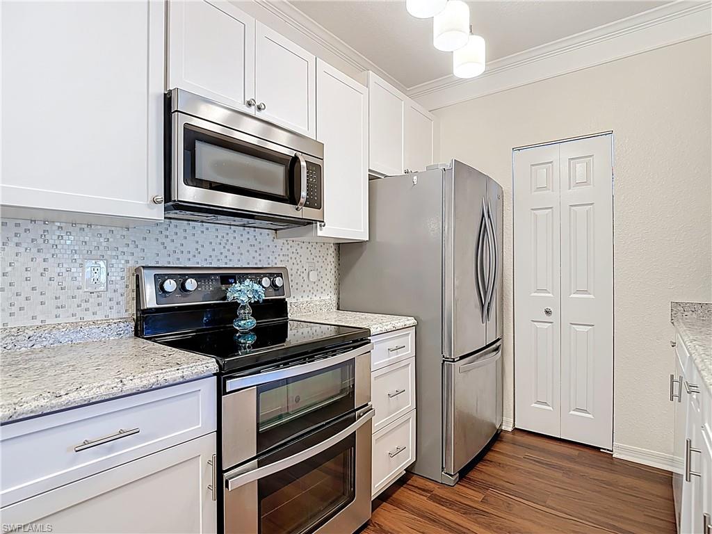 ROYAL GREENS - Residential