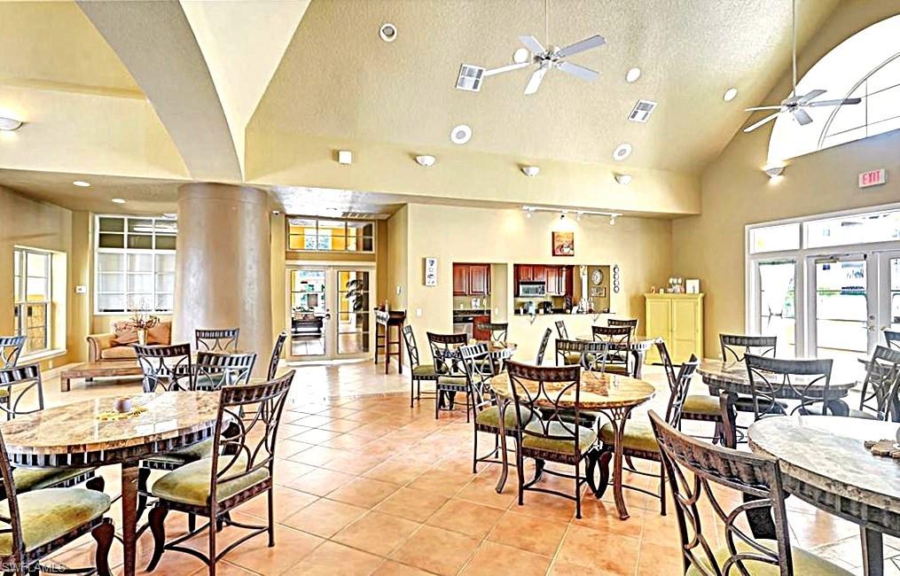 ROYAL GREENS - Residential