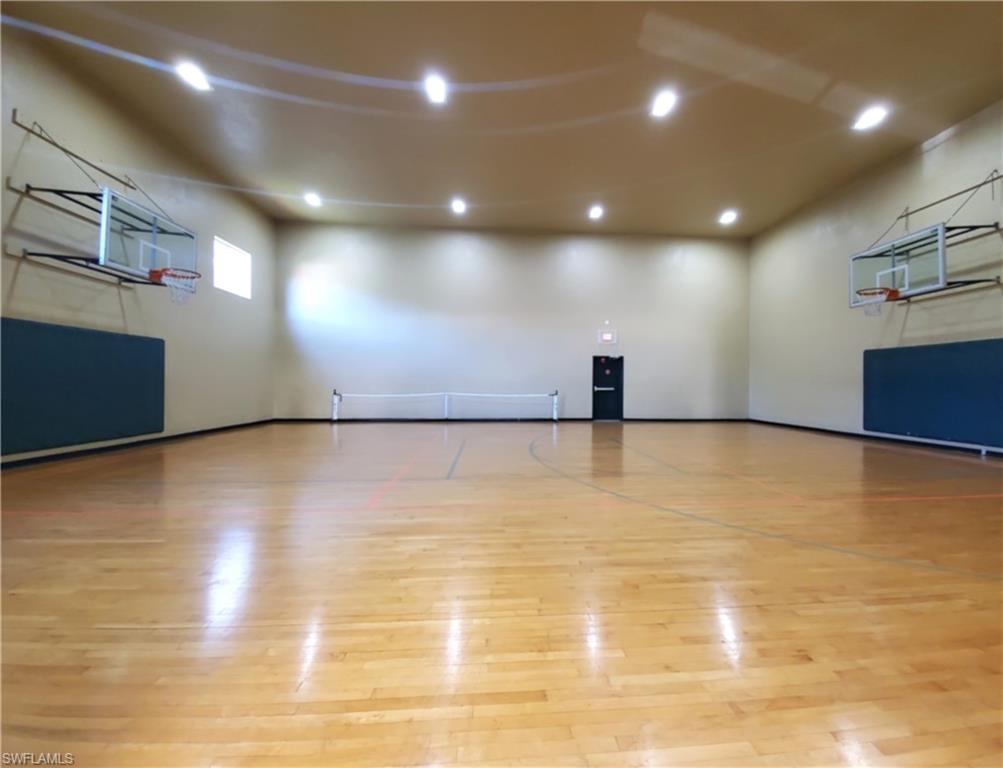 ROYAL GREENS - Residential