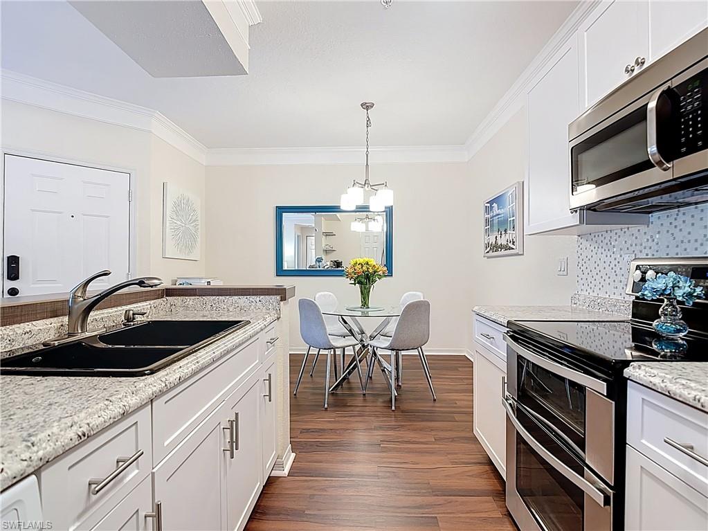 ROYAL GREENS - Residential