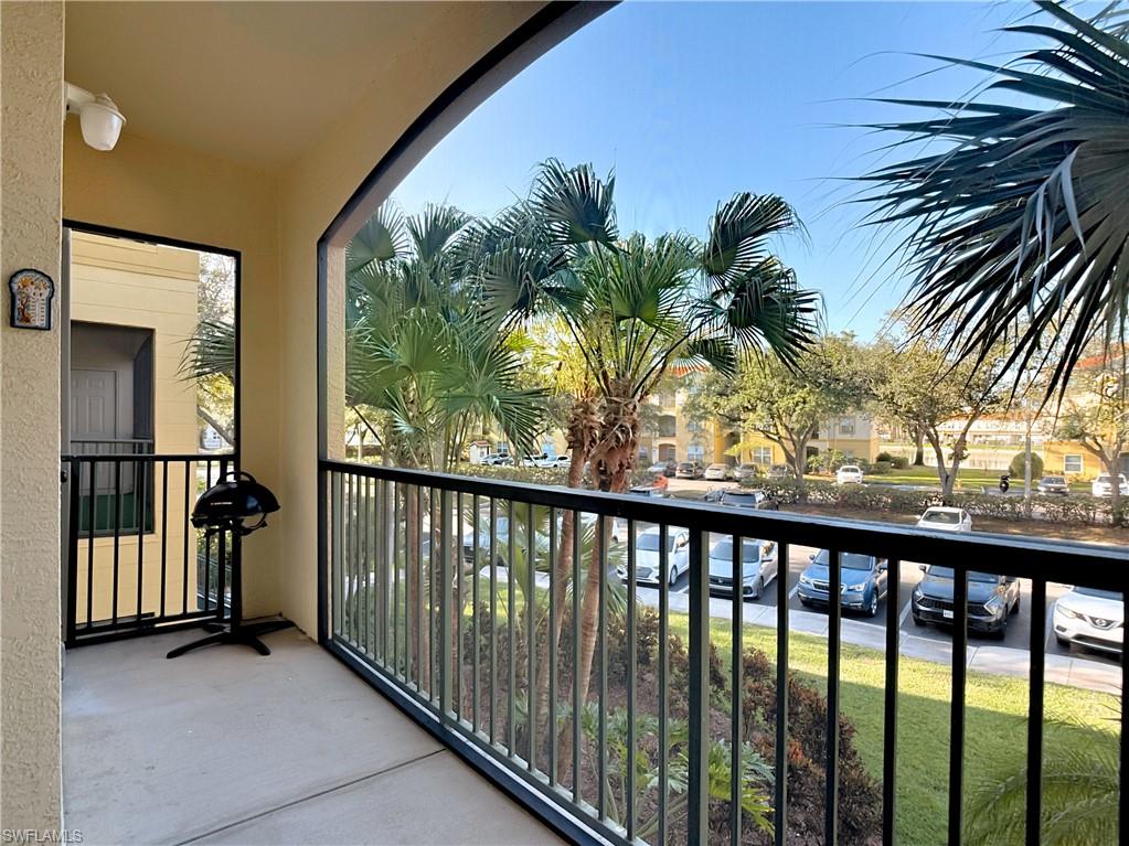 ROYAL GREENS - Residential