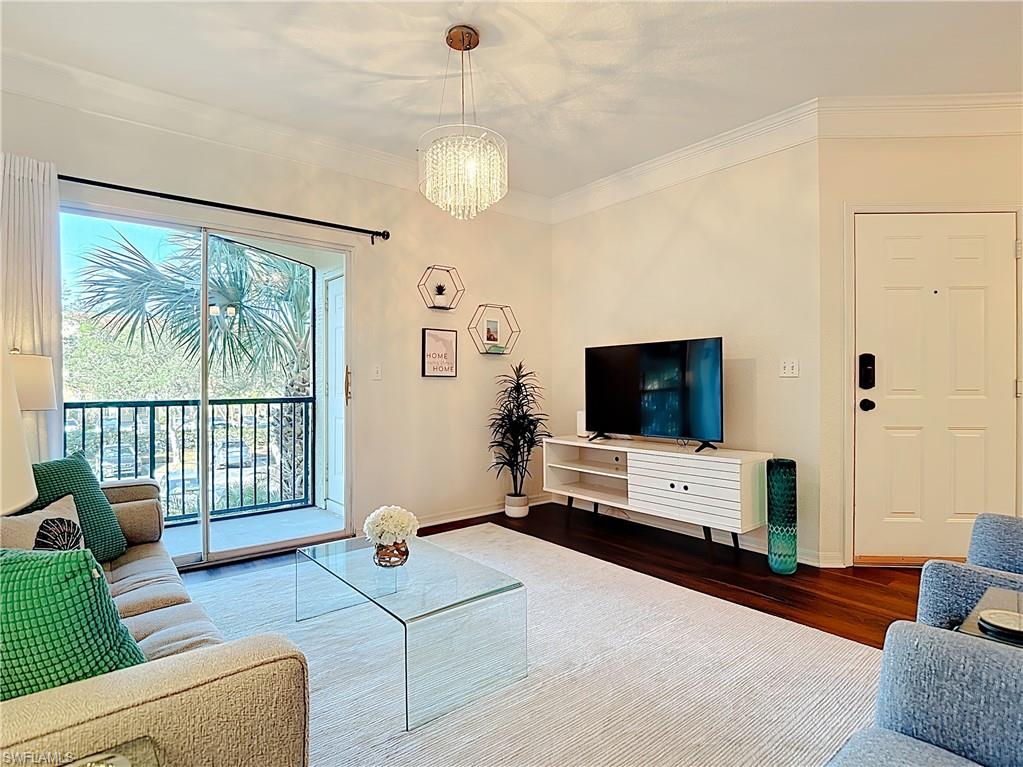 ROYAL GREENS - Residential