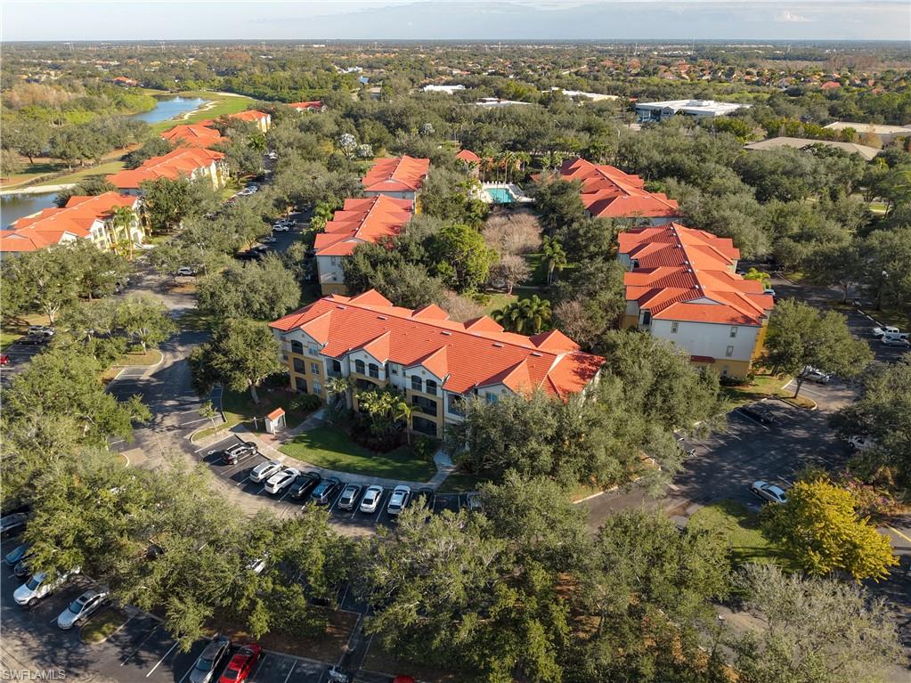 ROYAL GREENS - Residential