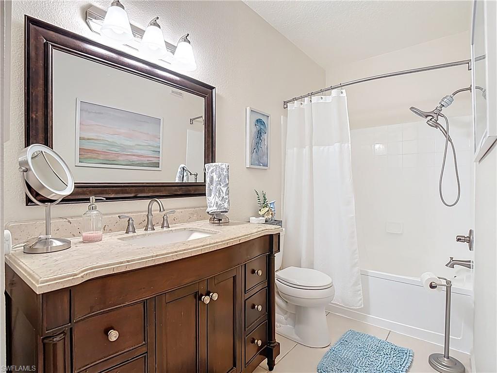 ROYAL GREENS - Residential