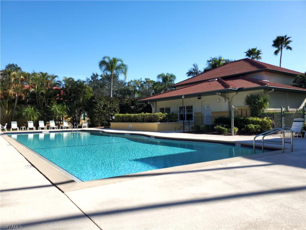 ROYAL GREENS - Residential