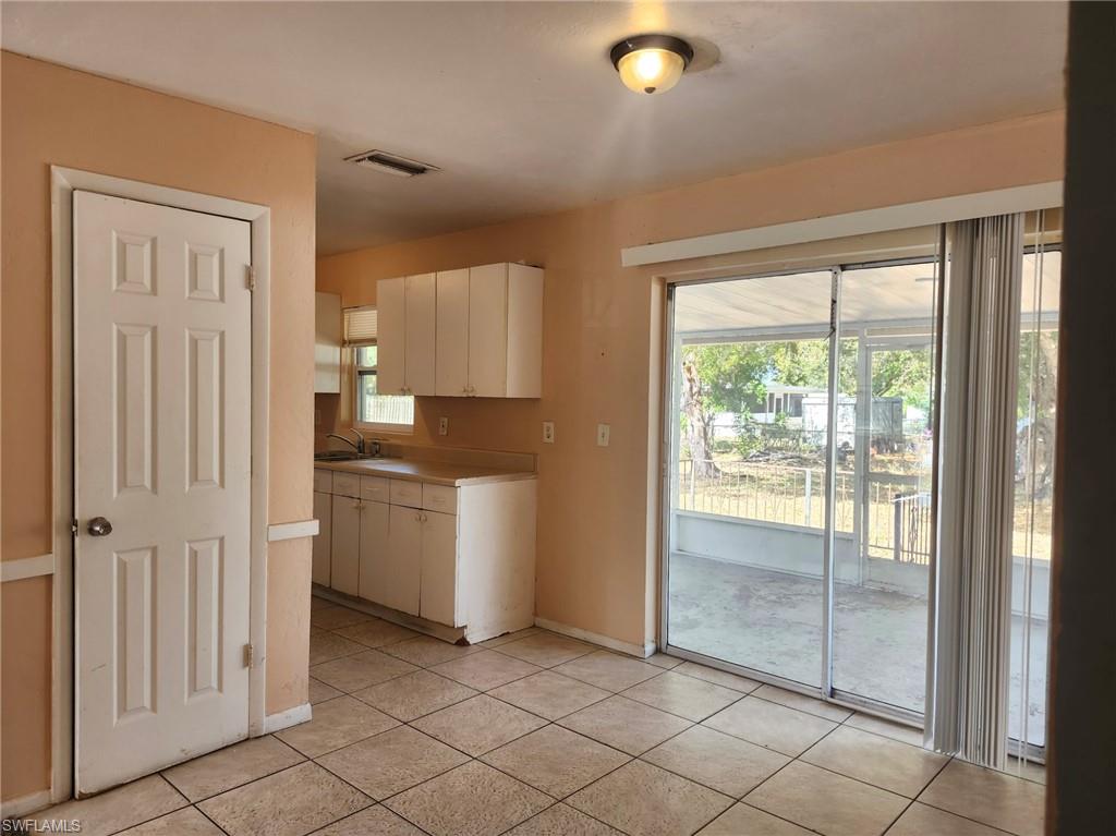 FORT MYERS SHORES - Residential