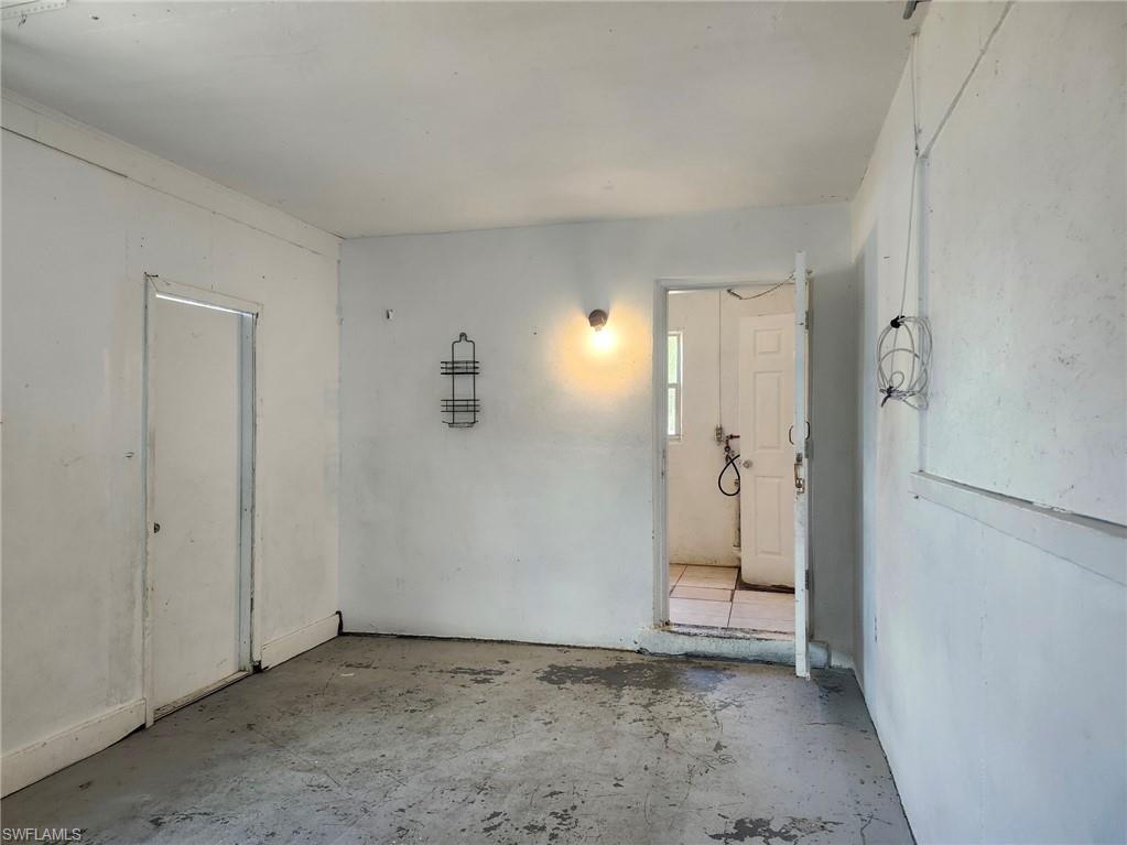 FORT MYERS SHORES - Residential