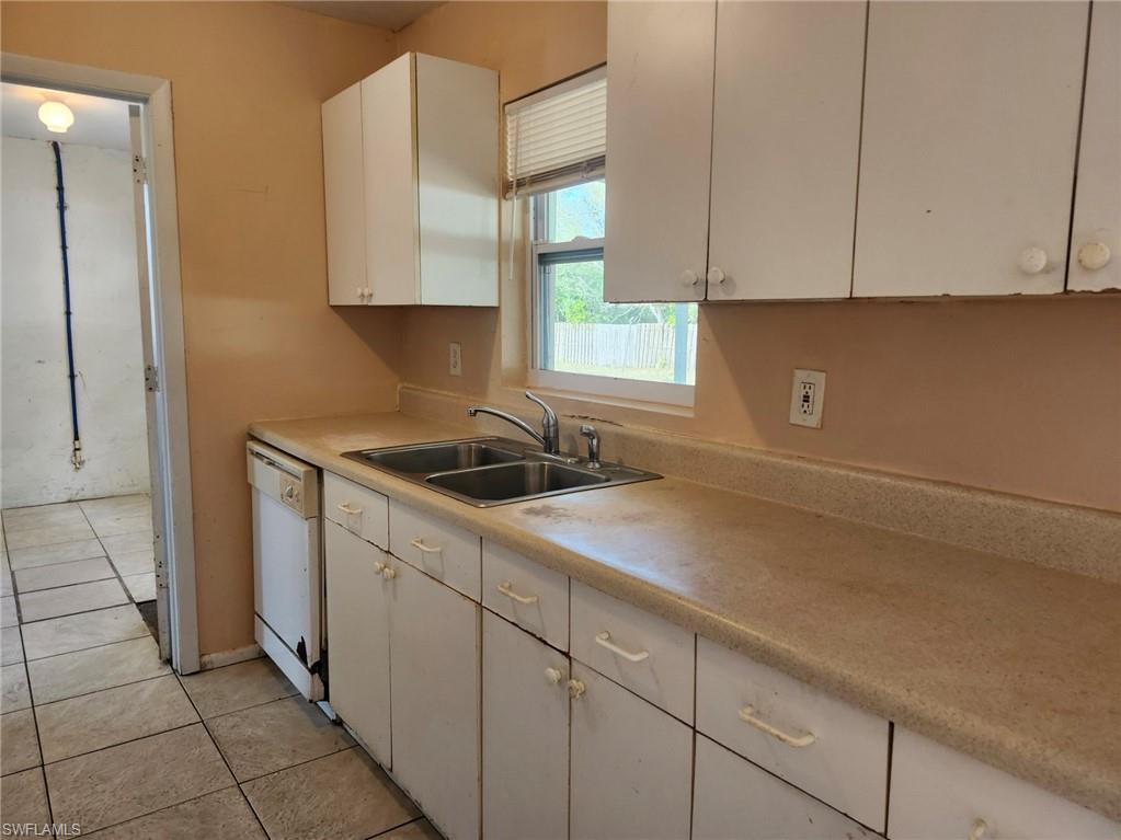 FORT MYERS SHORES - Residential