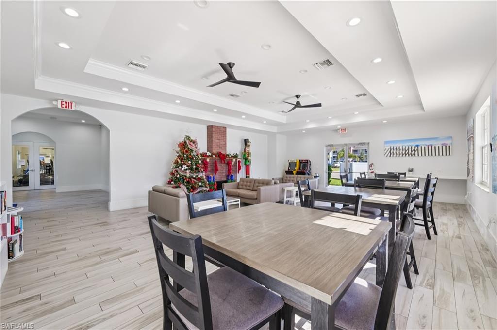 ISLES OF PORTO VISTA - Residential