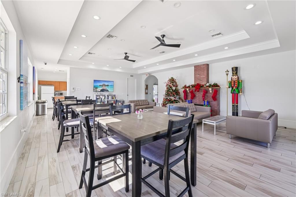 ISLES OF PORTO VISTA - Residential