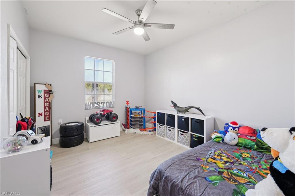 ISLES OF PORTO VISTA - Residential