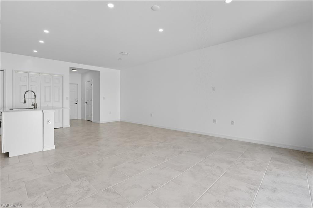 PORTICO - Residential