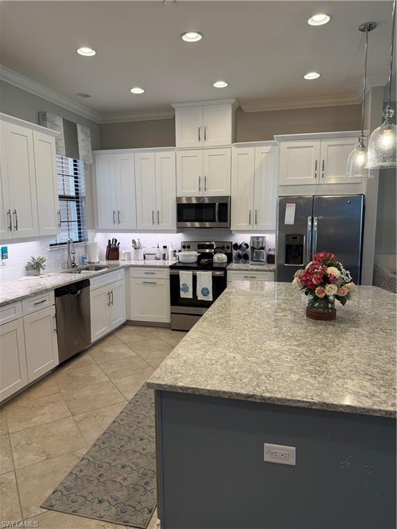 ESPLANADE - Residential Lease